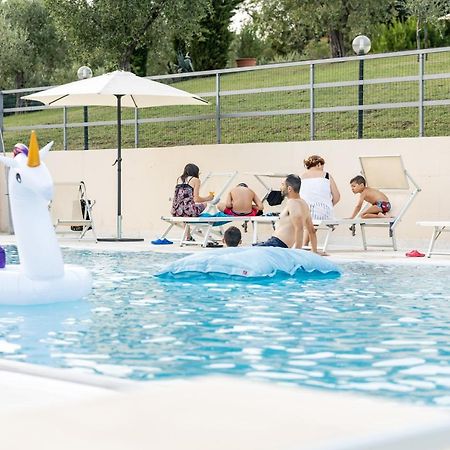 Il Casale Lonato - By Host4U Aparthotel ภายนอก รูปภาพ