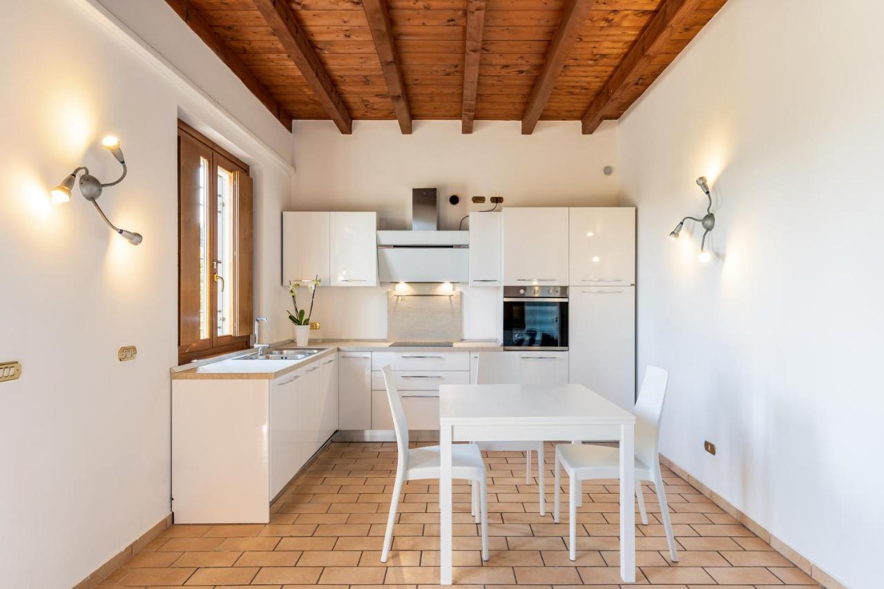 Il Casale Lonato - By Host4U Aparthotel ภายนอก รูปภาพ
