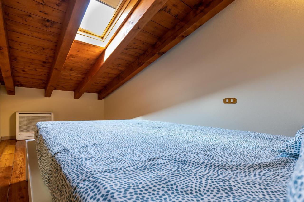 Il Casale Lonato - By Host4U Aparthotel ภายนอก รูปภาพ